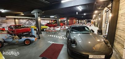le club Porsche reçoit 120 personnes assises