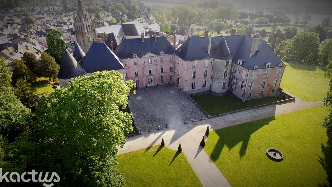 Château de Meung sur Loire côté XVIIIe