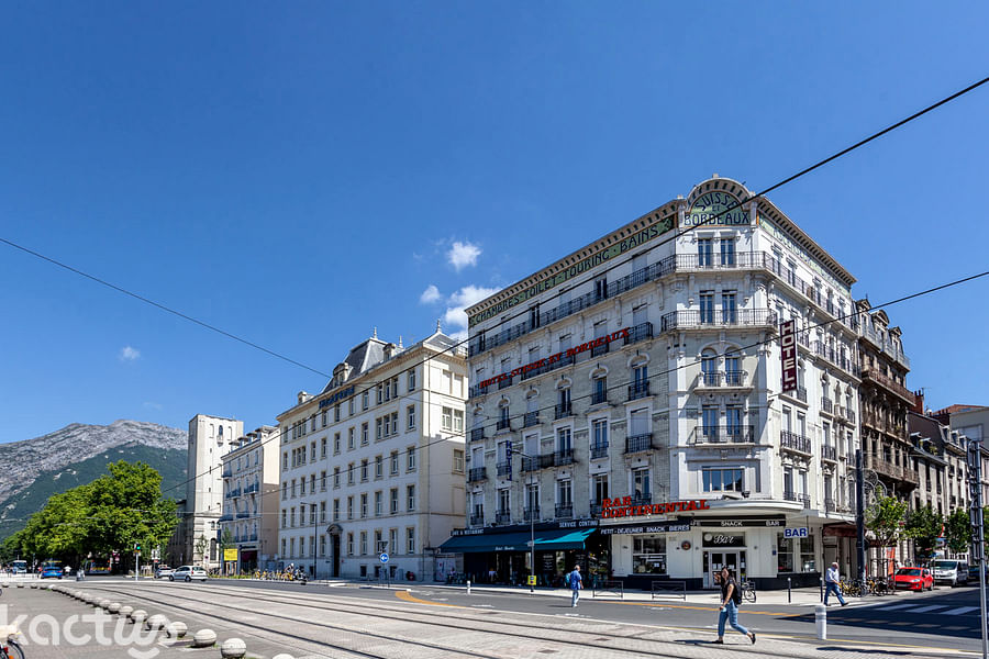 Brit Hotel Grenoble Suisse et Bordeaux