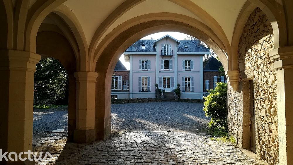Entrée - Cour d'honneur - Château