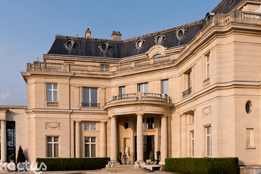 Façade - Tiara Château Hôtel Mont Royal Chantilly