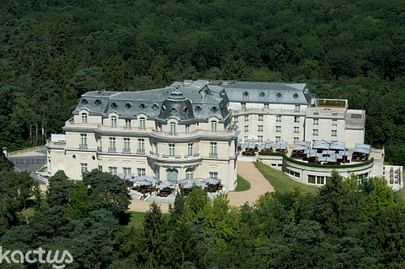 Vue aérienne - Tiara Château Hôtel Mont Royal Chantilly